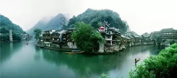 假如是脾湿虚胖的人群，可不可以吃八珍糕茯苓饼？游戏画面